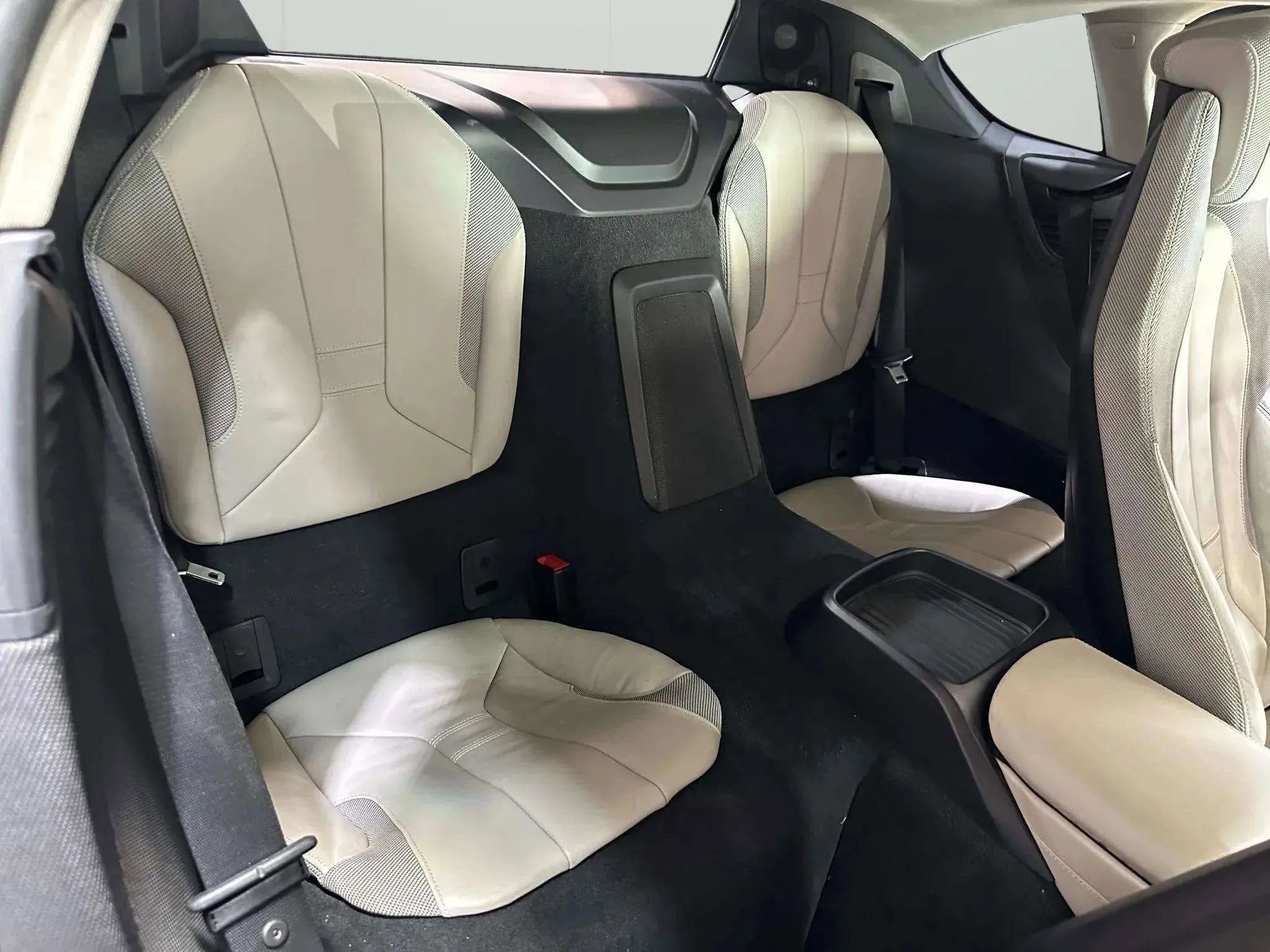 Used 2016 BMW i8 image 39