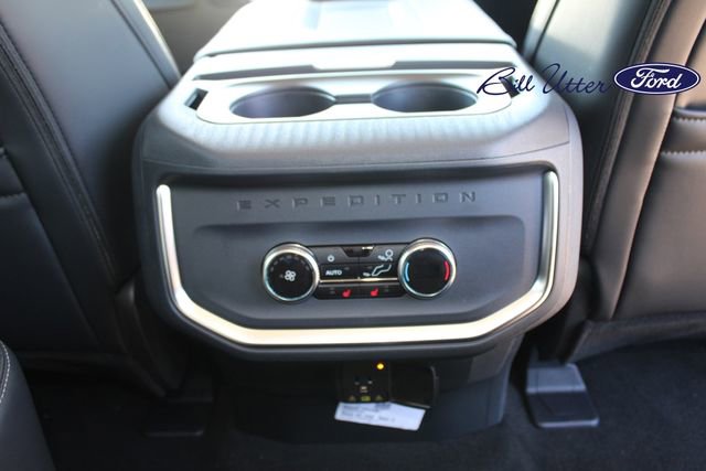 New 2026 Ford Expedition Platinum image 11