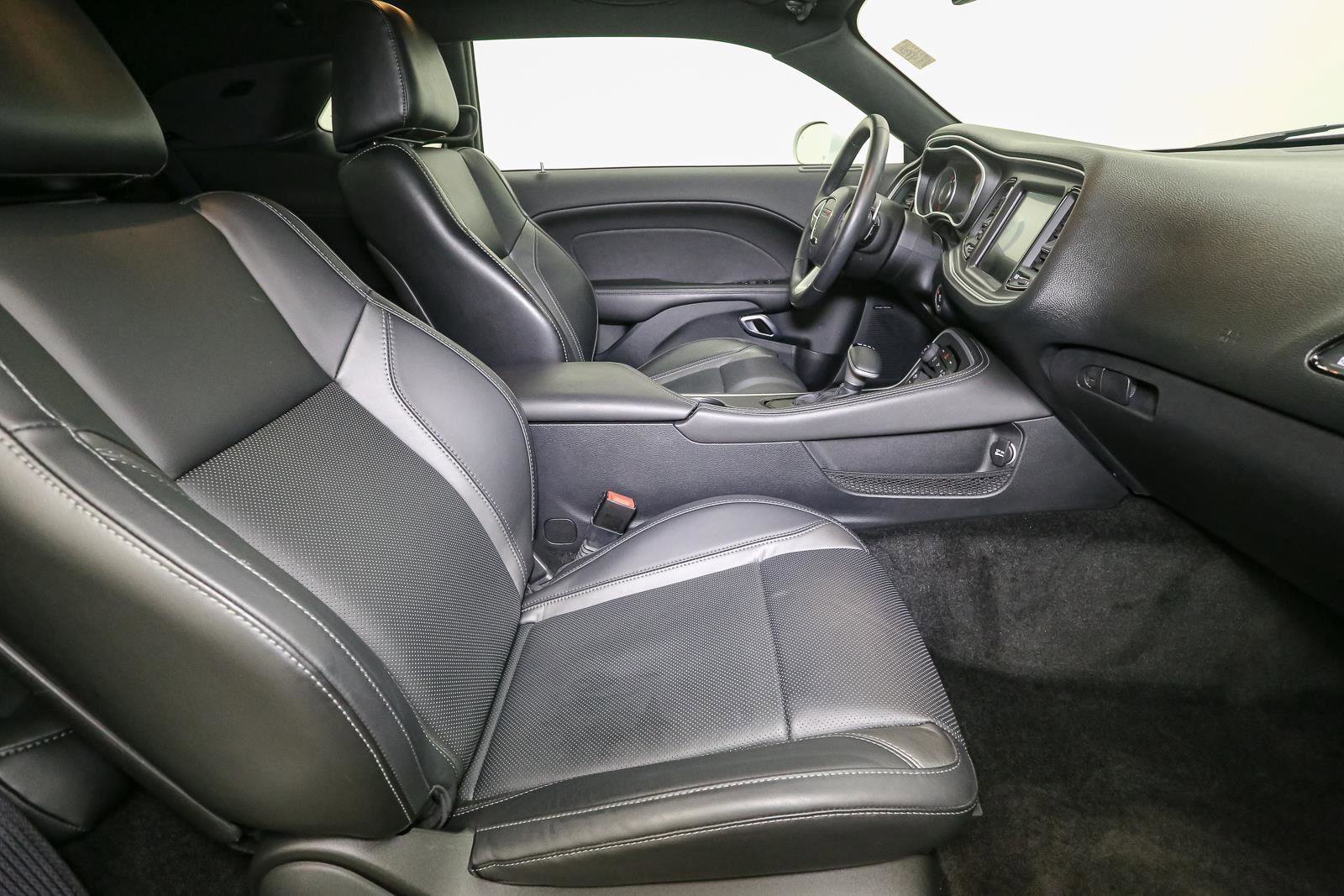 Used 2015 Dodge Challenger R/T Plus image 19