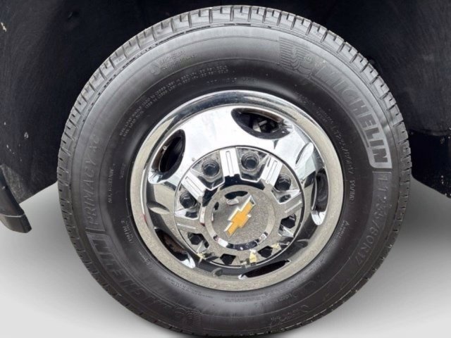 Used 2024 Chevrolet Silverado 3500 LT AWD/4WD image 11