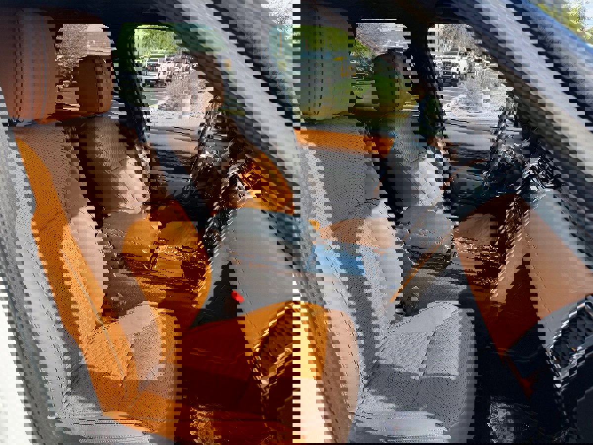 Used 2020 Land Rover Discovery HSE Luxury image 13