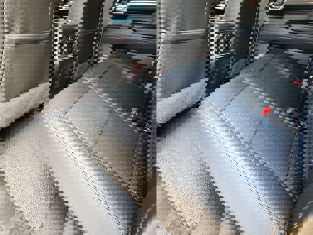 Used 2024 GMC Sierra 1500 Denali image 8