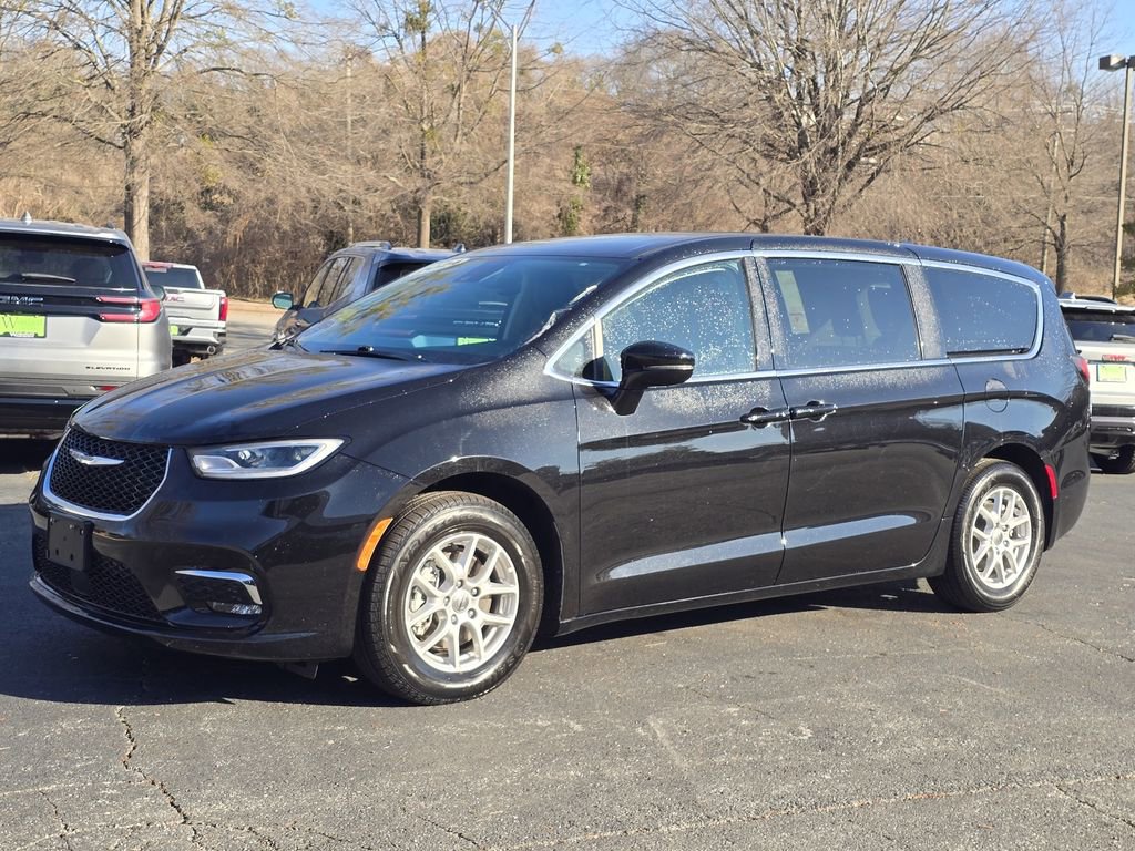 Used 2024 Chrysler Pacifica Touring-L image 29