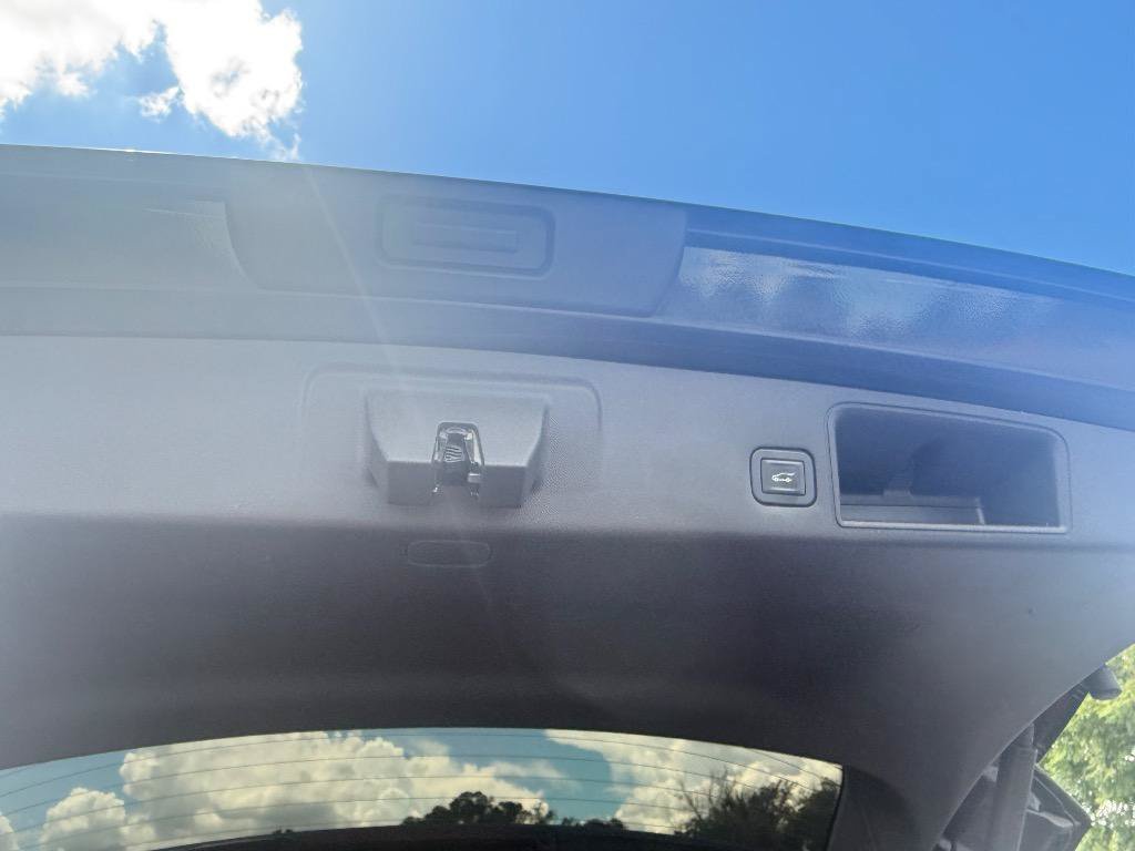 Used 2019 GMC Terrain Denali w/ Advanced Safety Package FWD image 21