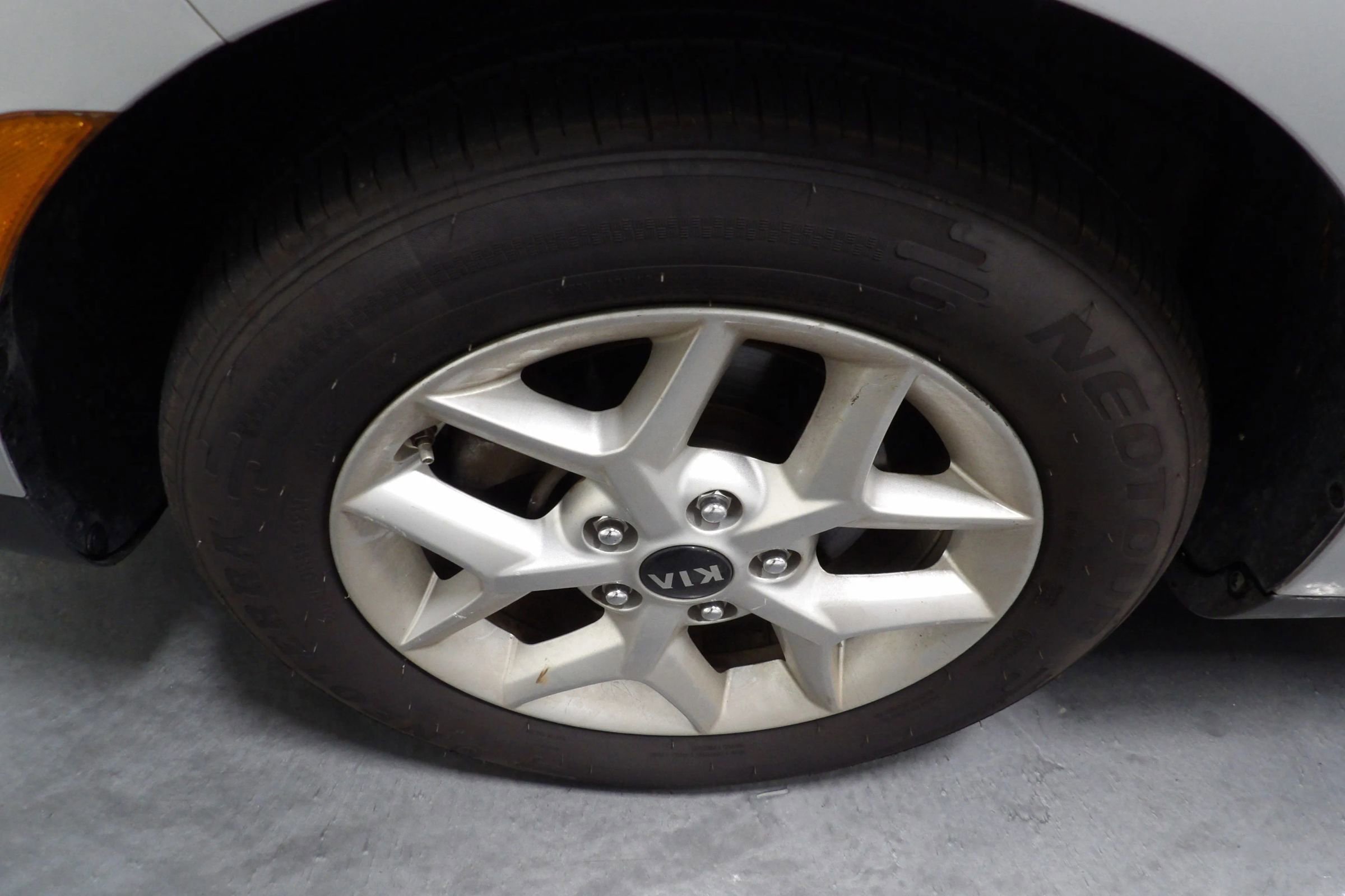 Used 2020 Kia Soul LX FWD image 19