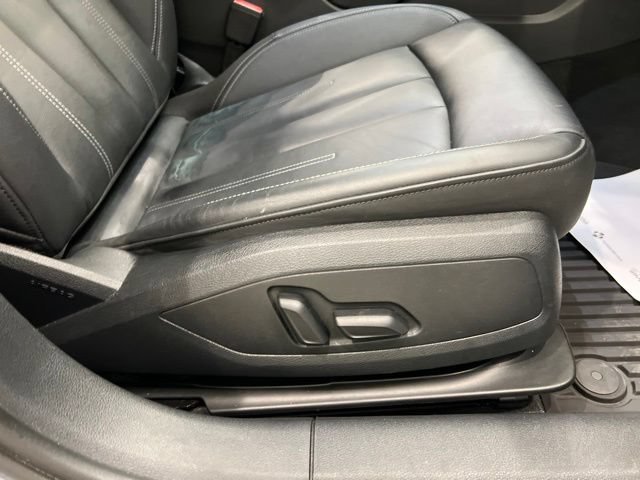 Used 2022 Audi A4 2.0T Premium Plus w/ Premium Plus Package AWD/4WD image 21