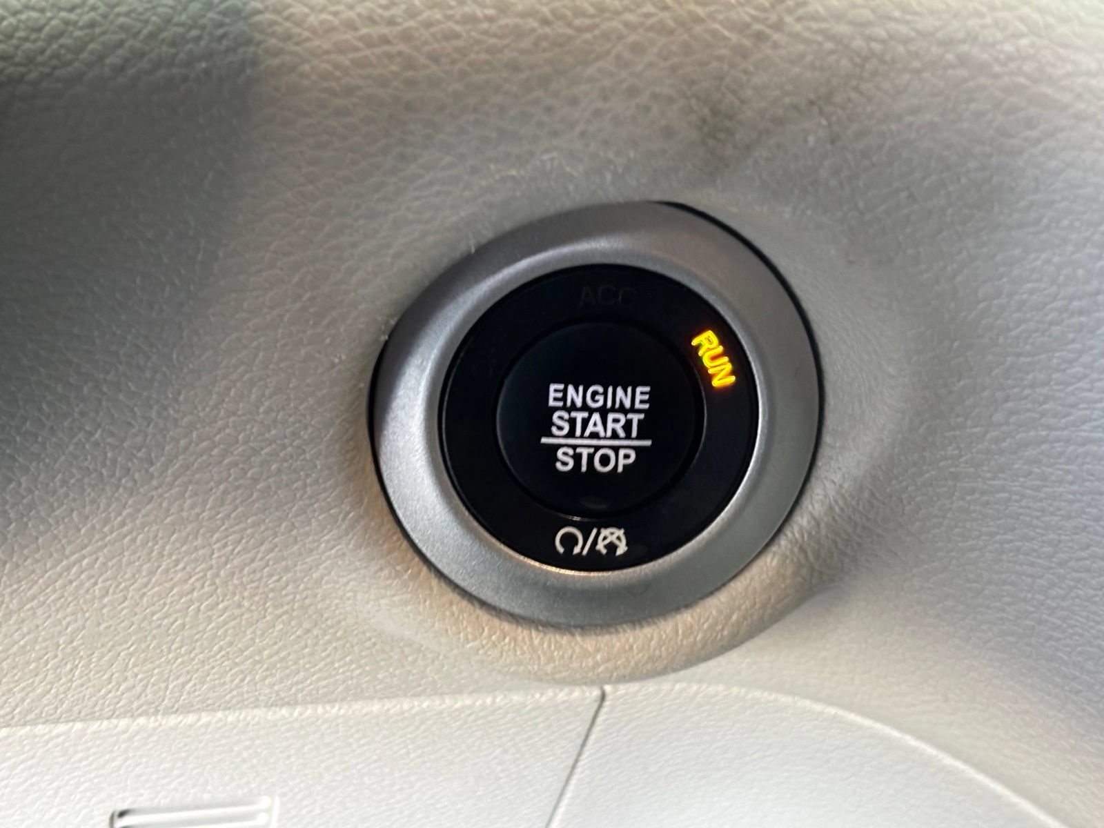 Used 2022 Chrysler Voyager LX FWD image 11