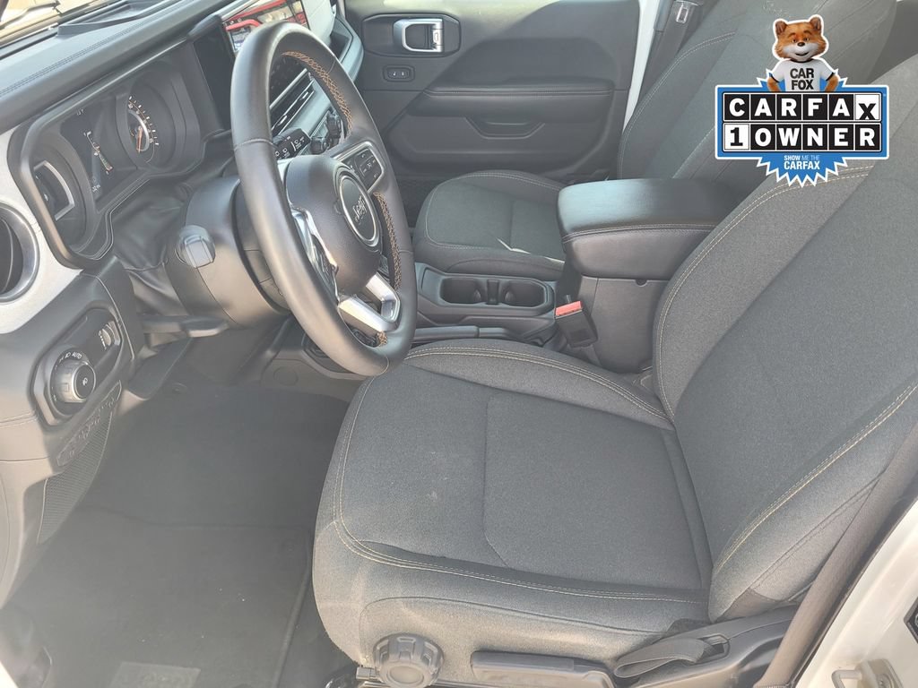 Used 2024 Jeep Wrangler Unlimited Sahara AWD/4WD image 12