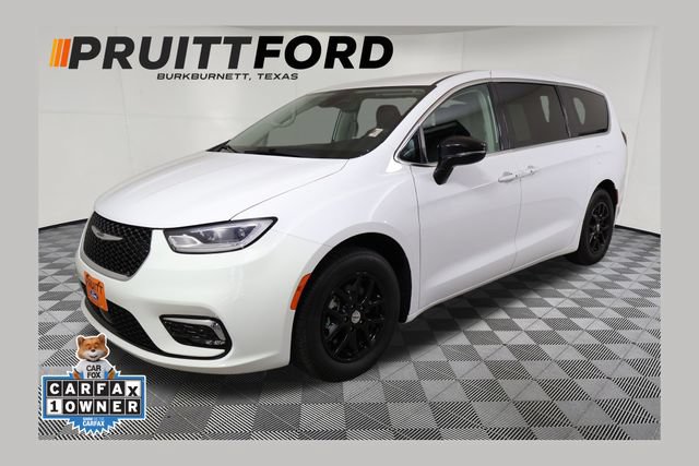 Used 2024 Chrysler Pacifica Touring-L