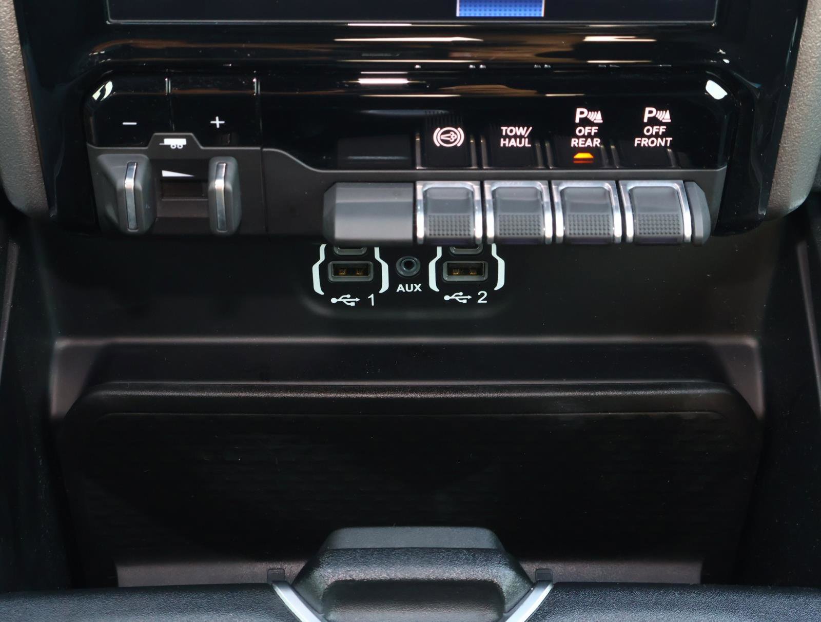 Used 2024 RAM 3500 Big Horn w/ Night Edition image 26