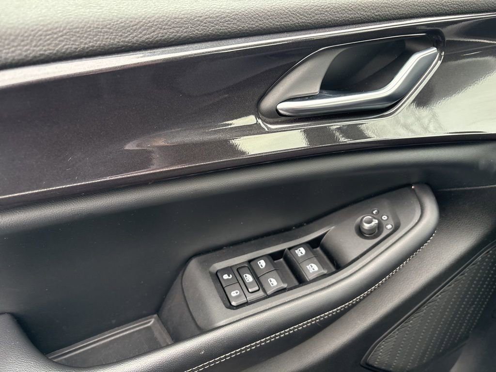 Used 2023 Jeep Grand Cherokee L Laredo image 29