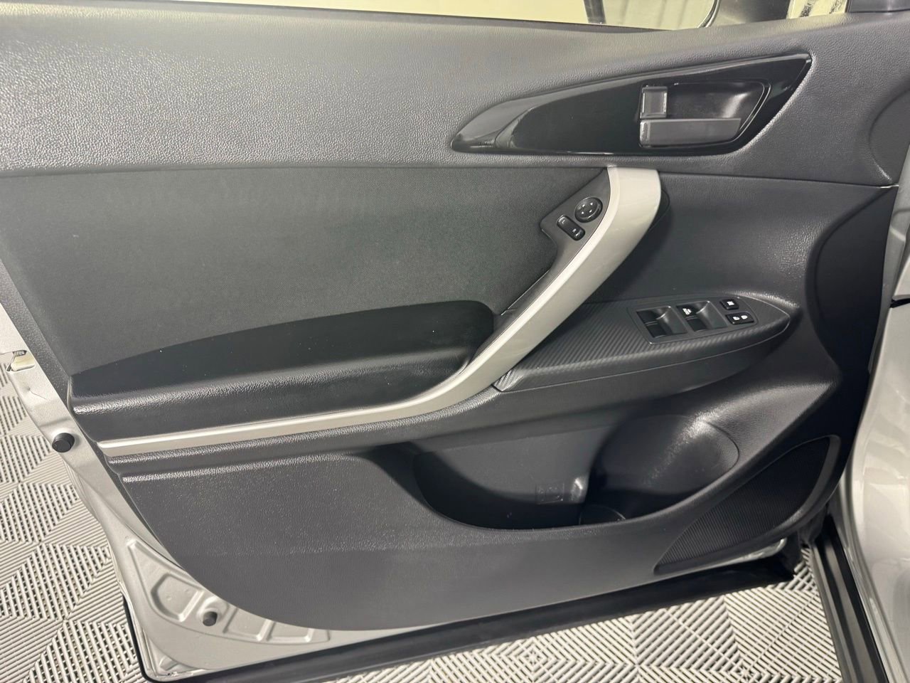 Used 2024 Mitsubishi Eclipse Cross ES image 10