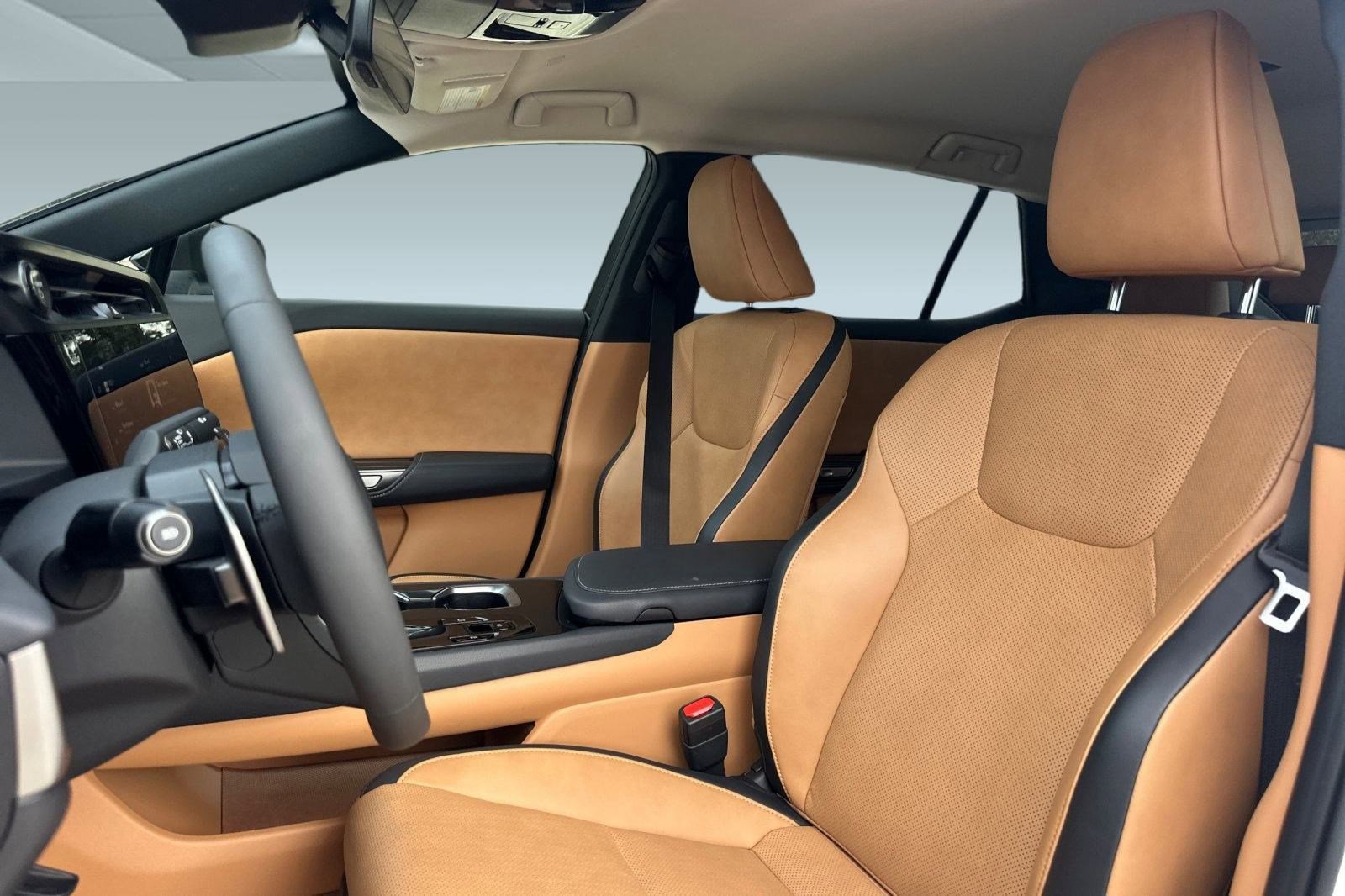 Used 2025 Lexus RZ 300e image 5