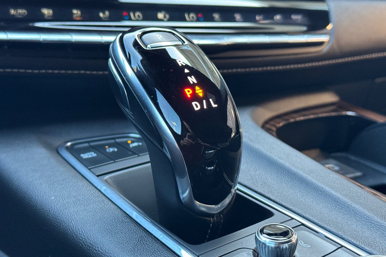 Used 2023 Cadillac Escalade Premium Luxury image 30