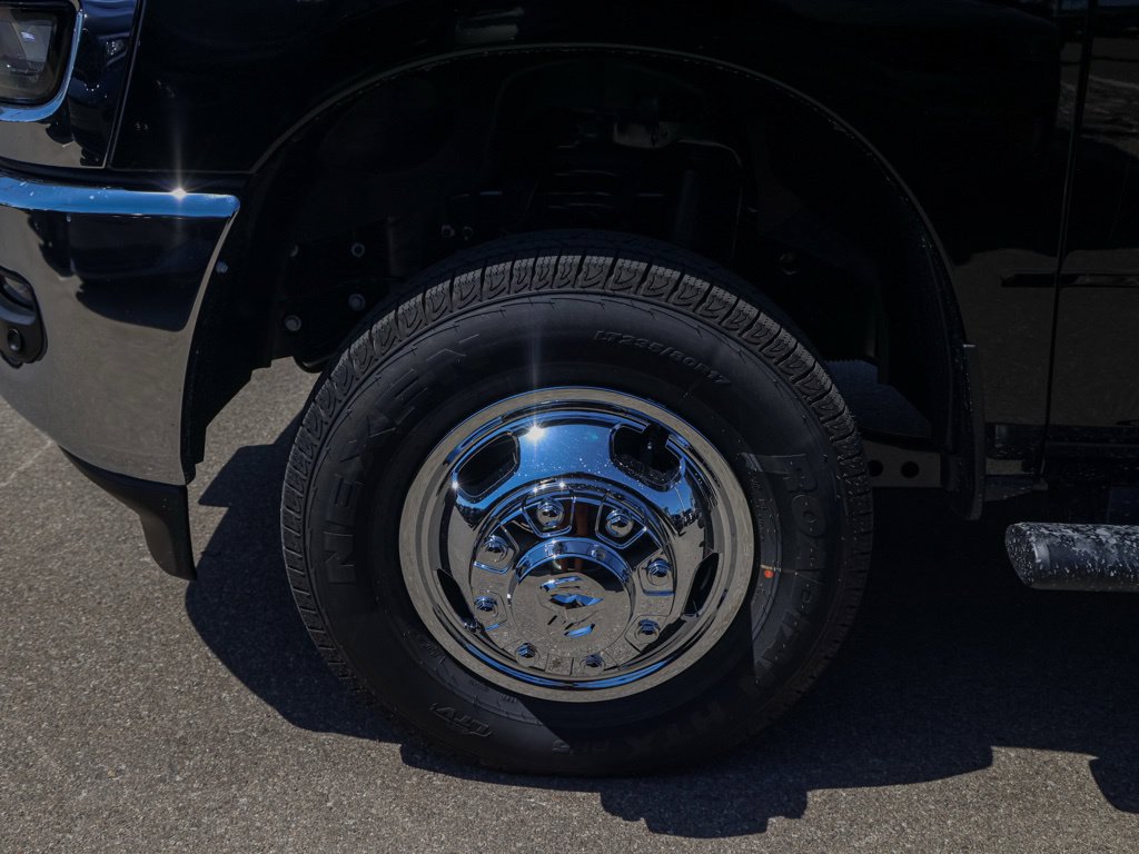 New 2026 RAM 3500 Tradesman AWD/4WD image 12