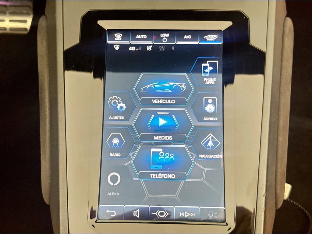 Used 2020 Lamborghini Huracan EVO image 15