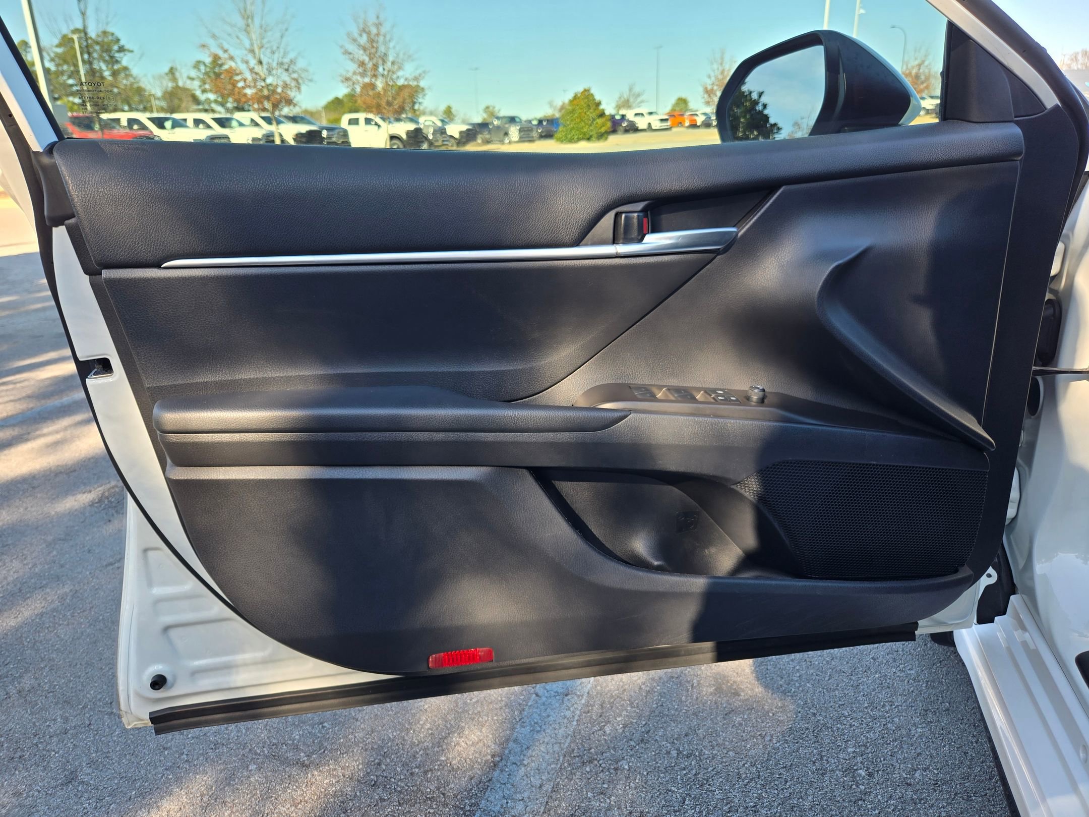 Used 2023 Toyota Camry SE image 25