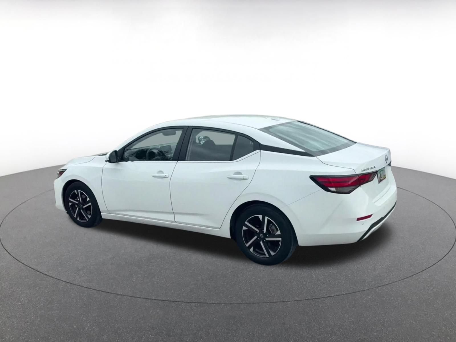 Used 2025 Nissan Sentra SV FWD image 10