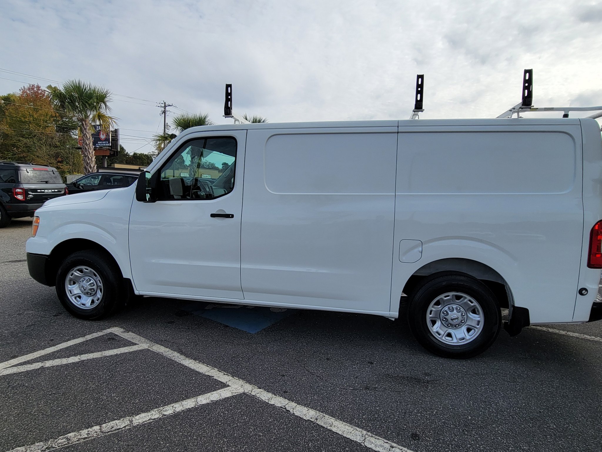 Used 2020 Nissan NV 1500 SV image 8