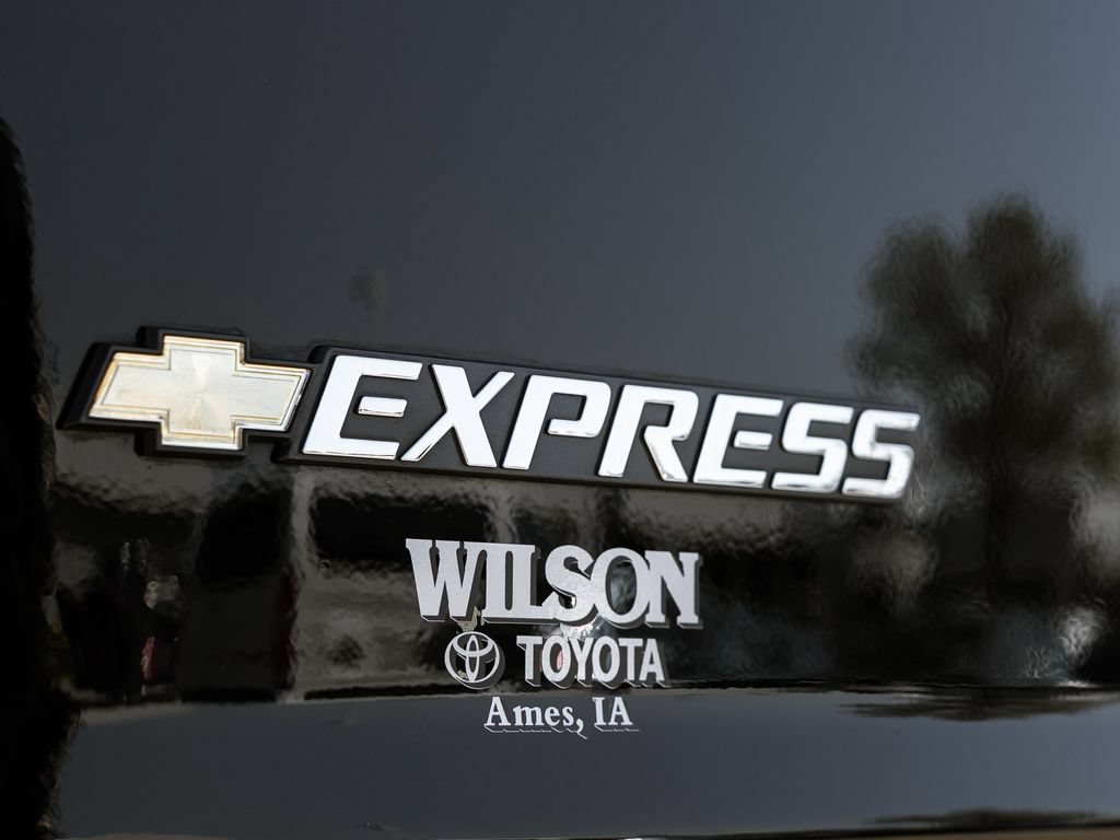 Used 2025 Chevrolet Express 3500 LS RWD image 9