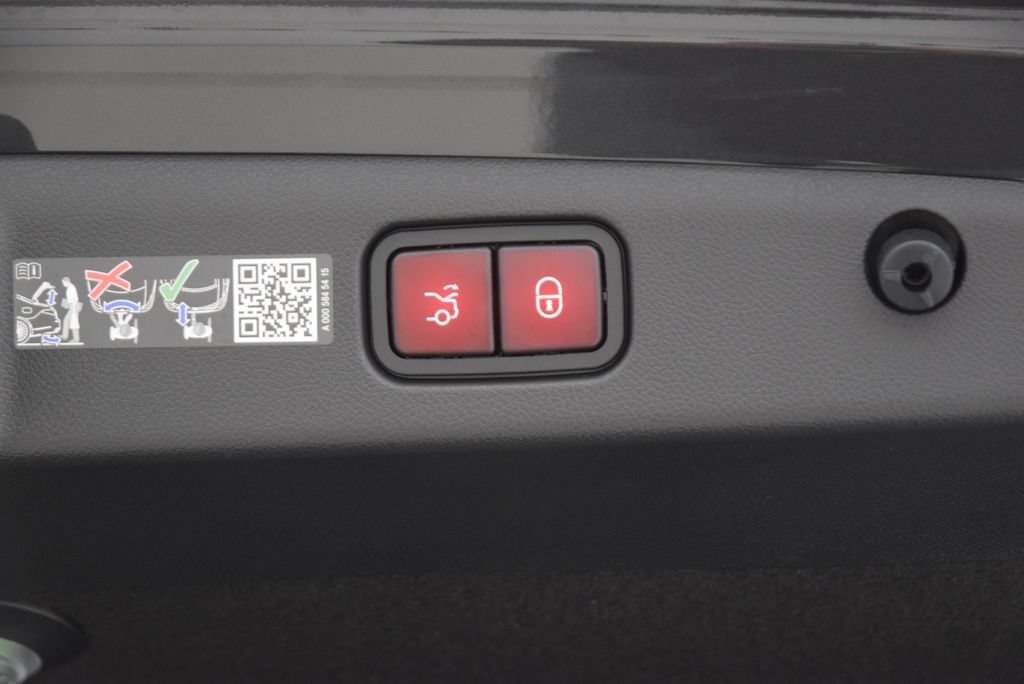 Used 2026 Mercedes-Benz E 350 4MATIC Sedan image 30