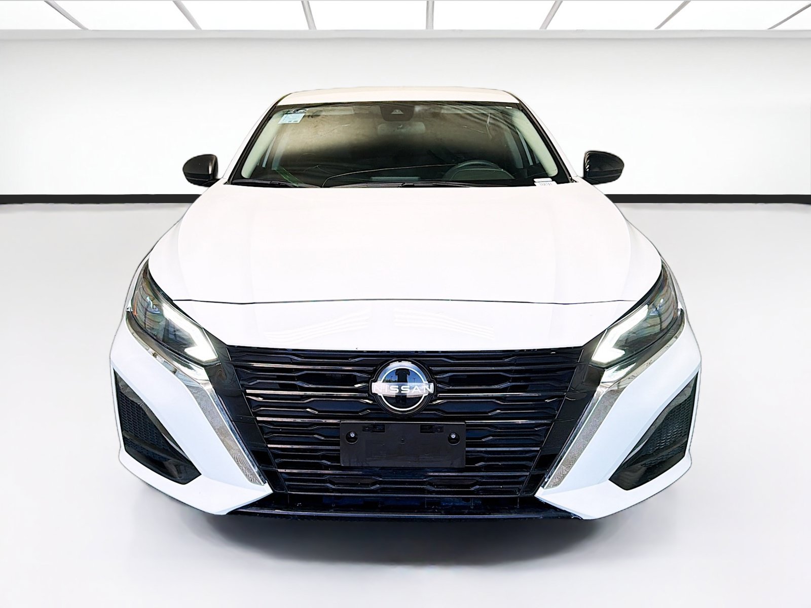 Used 2024 Nissan Altima 2.5 S FWD image 2