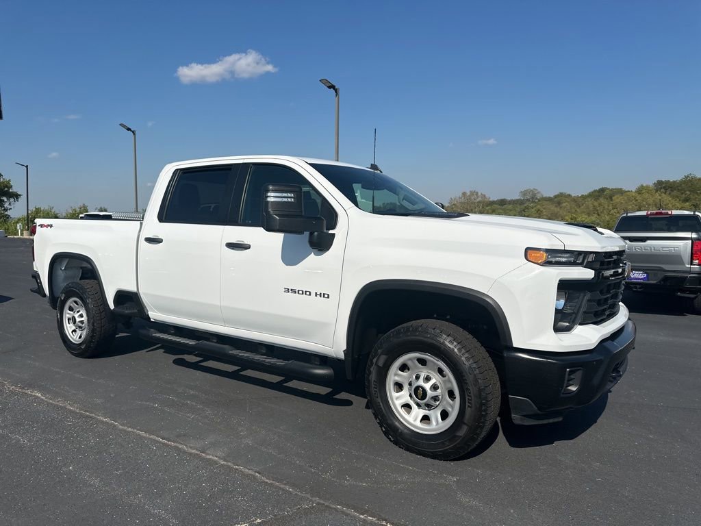 Used 2024 Chevrolet Silverado 3500 W/T image 3