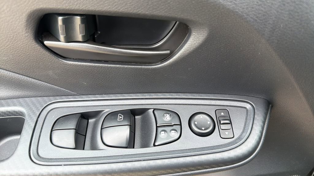 Used 2025 Nissan Versa S w/ Trunk Package FWD image 17