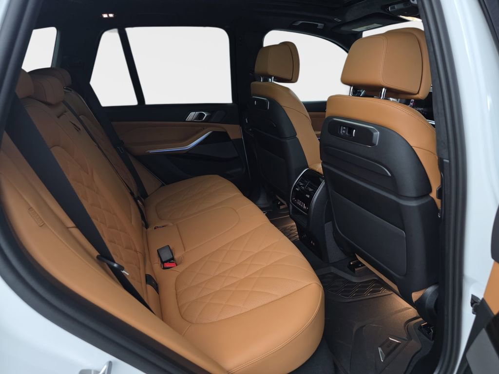 New 2026 BMW X5 xDrive50e w/ Executive Package image 11