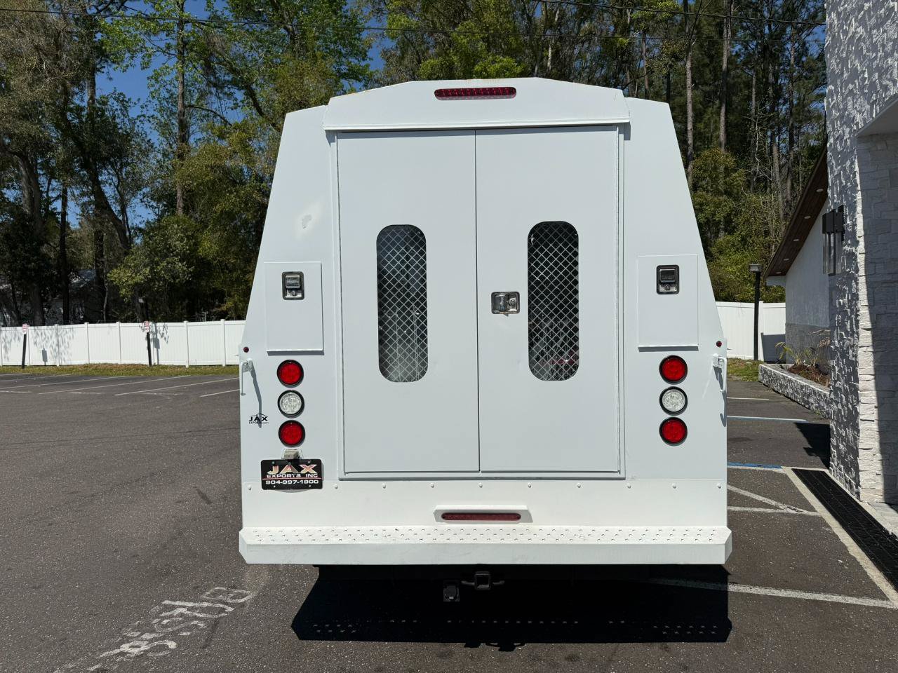 Used 2012 Ford F550 Luxury RWD image 4