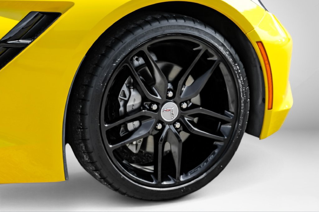 Used 2019 Chevrolet Corvette Stingray Coupe w/ 1LT RWD image 39