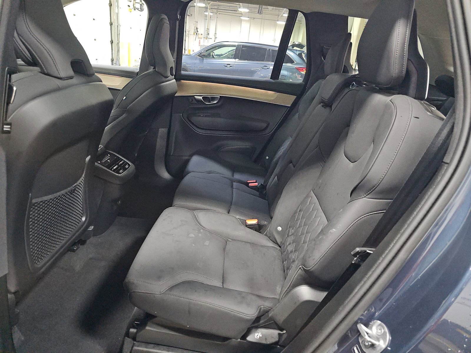 Used 2025 Volvo XC90 B6 Plus image 15
