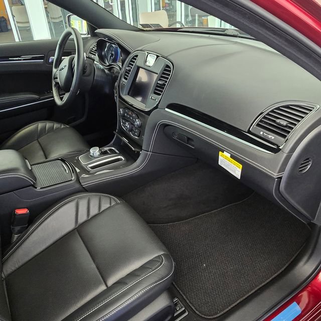Used 2023 Chrysler 300 C RWD image 16