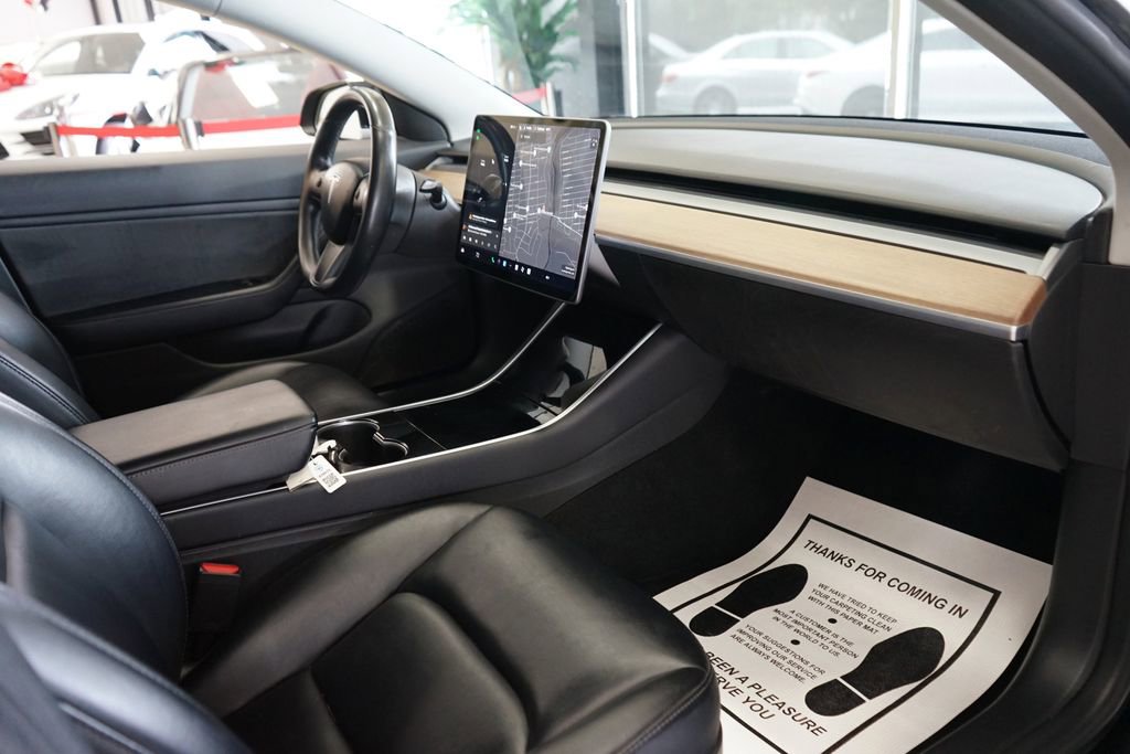 Used 2018 Tesla Model 3 Long Range image 39