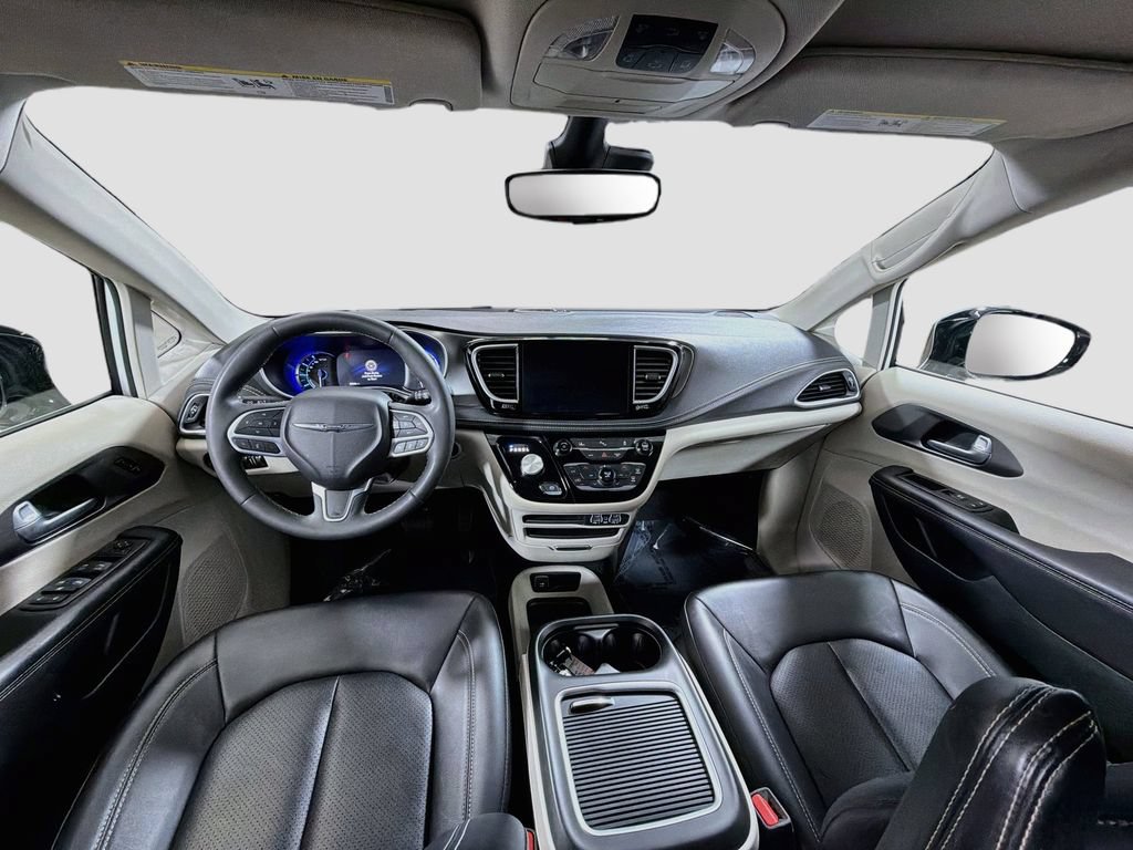 Used 2024 Chrysler Pacifica Limited FWD image 23