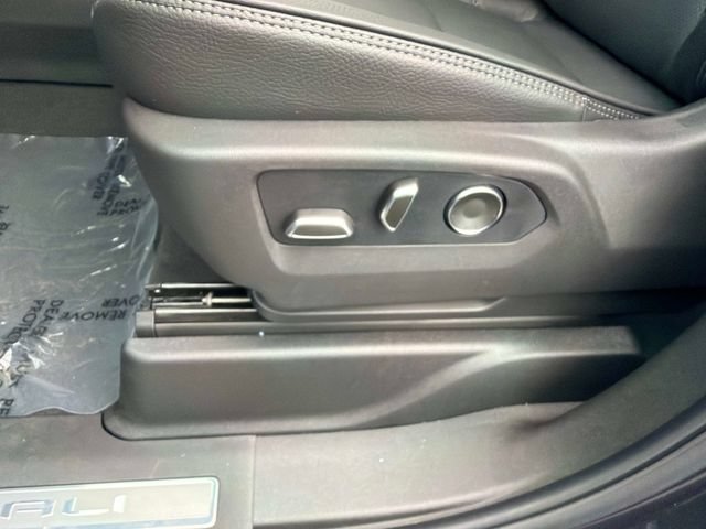 New 2026 GMC Yukon XL Denali w/ Sun & Power Step Package AWD/4WD image 19