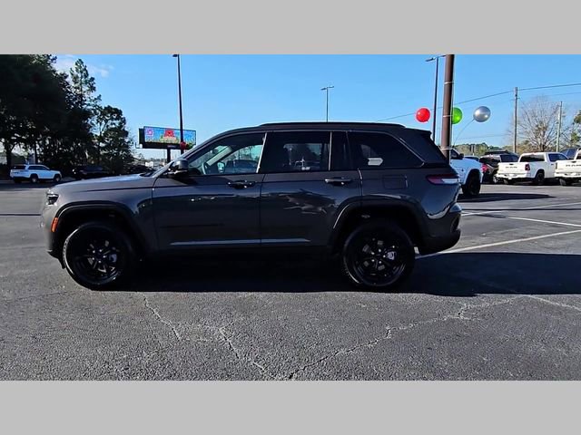 New 2026 Jeep Grand Cherokee Altitude image 24