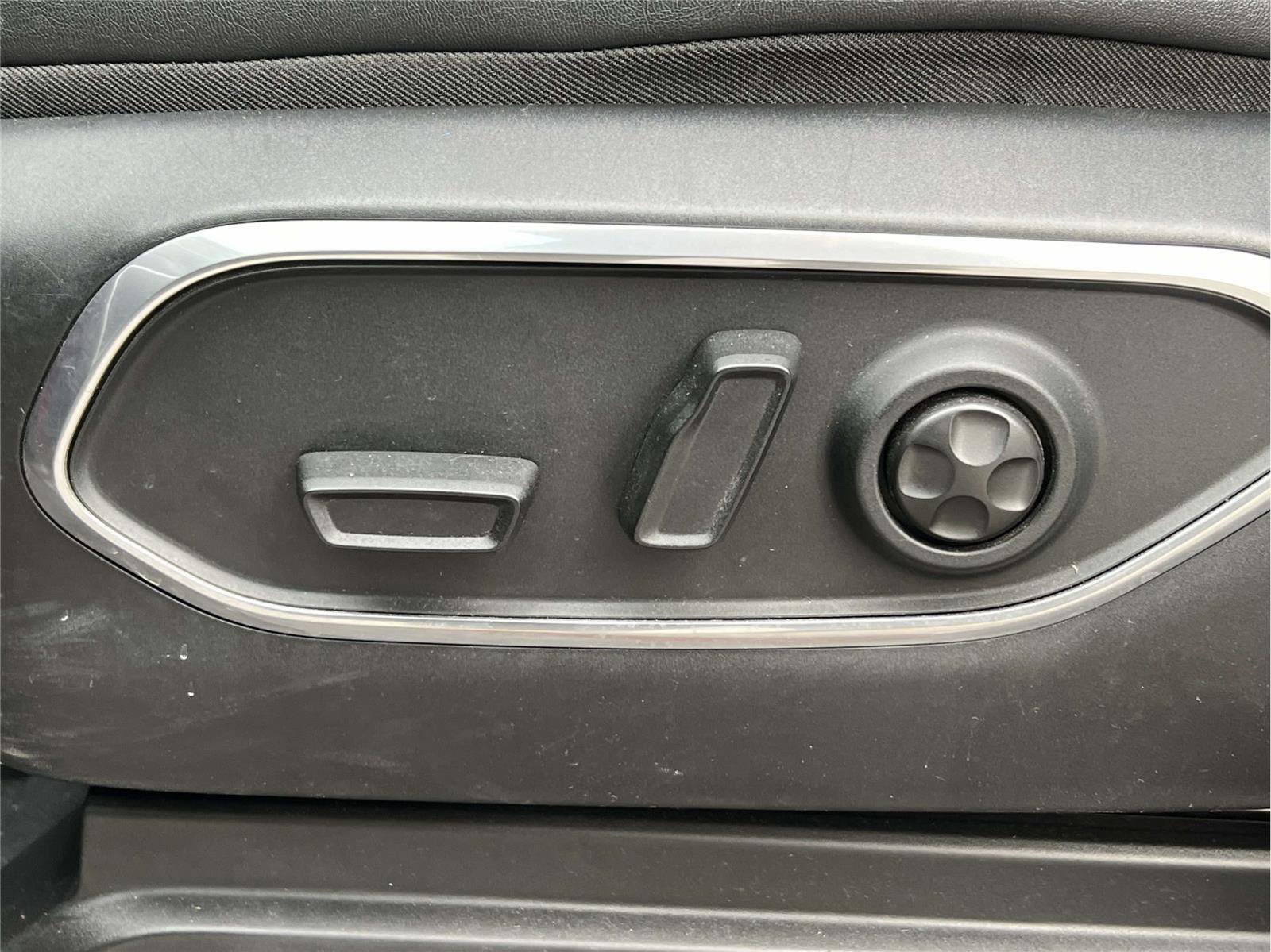 Used 2022 Jeep Wagoneer Series II AWD/4WD image 19