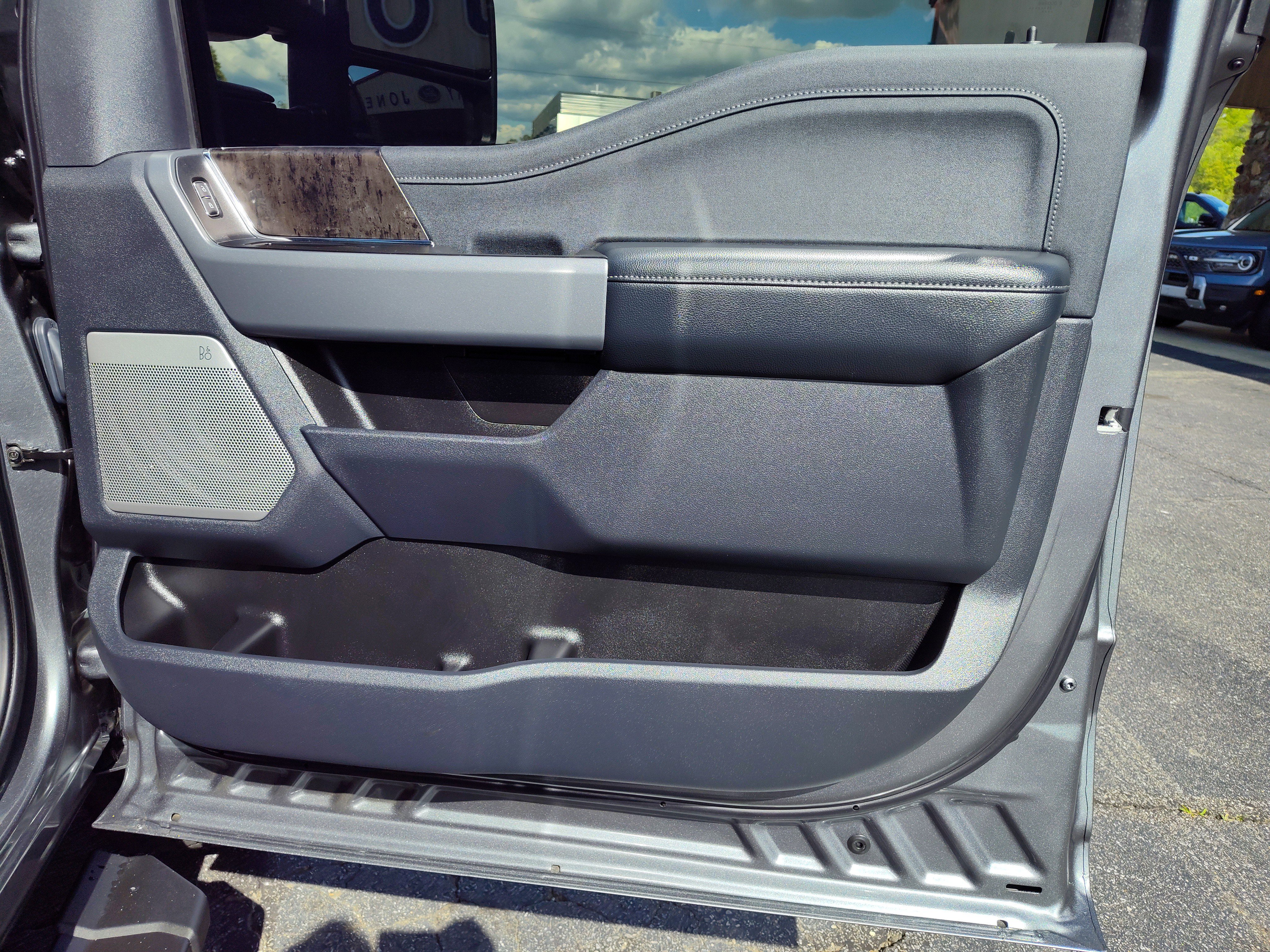 Used 2024 Ford F250 Lariat w/ Lariat Ultimate Package image 28