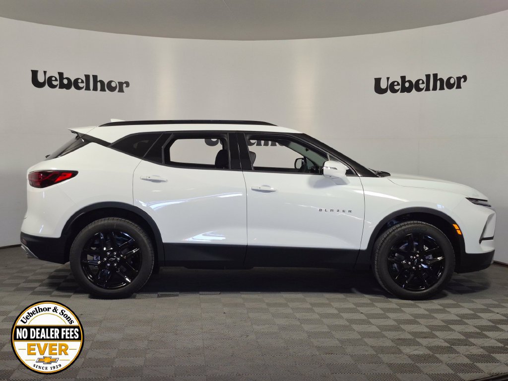 New 2026 Chevrolet Blazer LT w/ Sound & Technology Package FWD image 8