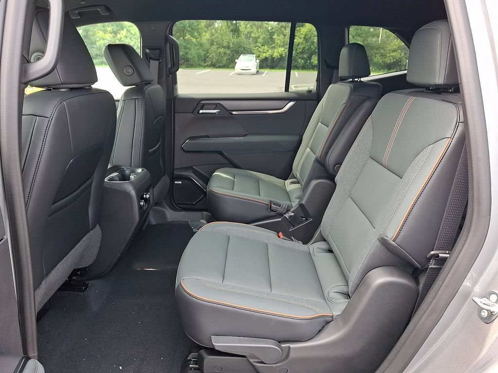New 2026 GMC Acadia AT4 w/ Luxury Package AWD/4WD image 6