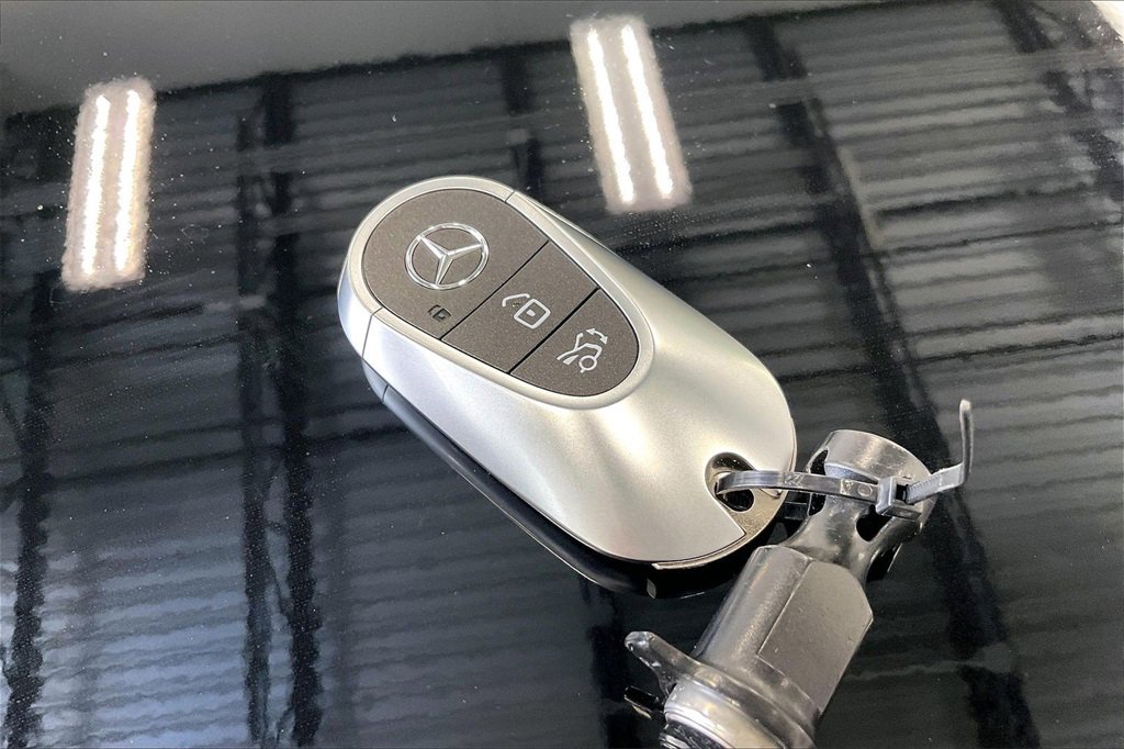 Used 2025 Mercedes-Benz C 300 Sedan image 13