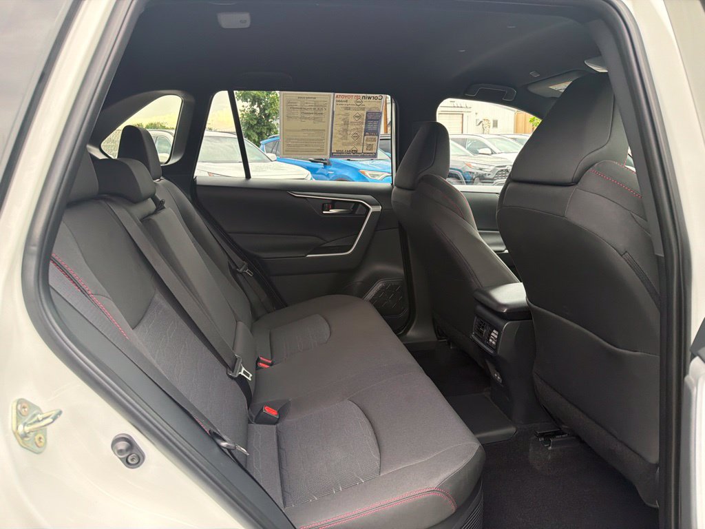 Used 2025 Toyota RAV4 SE AWD/4WD image 14