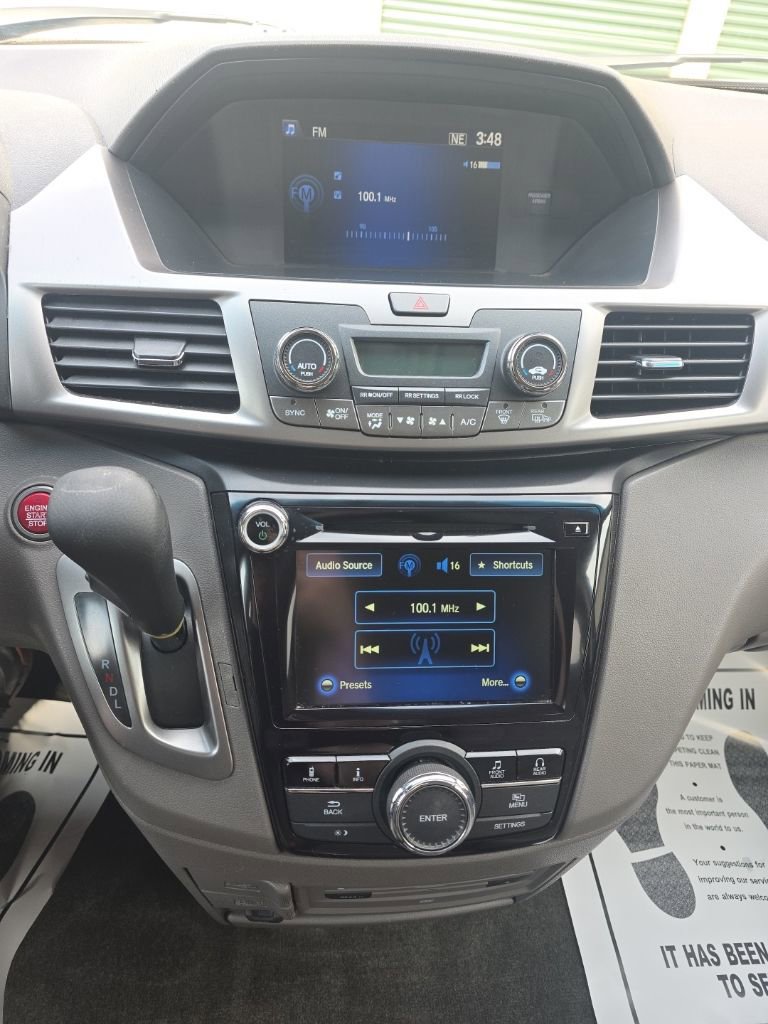 Used 2016 Honda Odyssey SE image 18