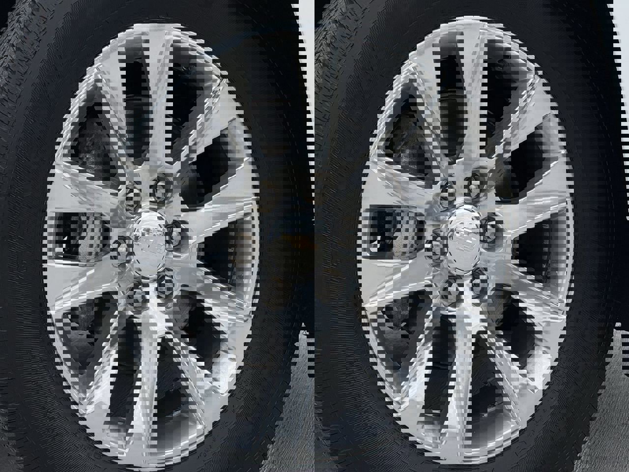 Certified 2023 Chevrolet Suburban Premier image 10