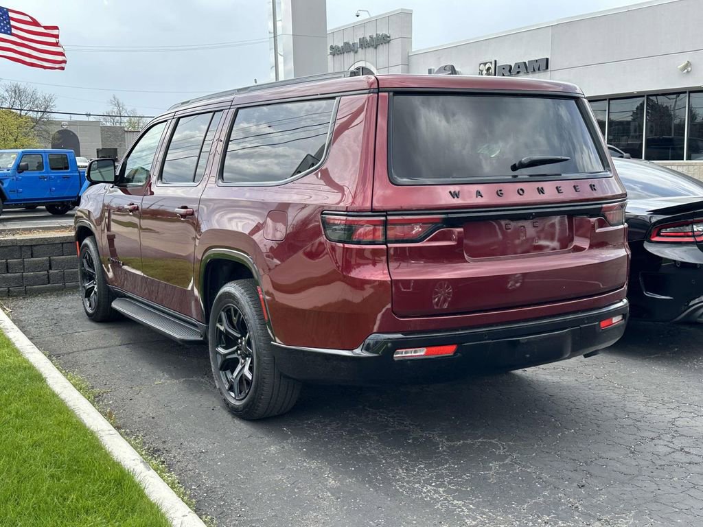 Used 2024 Jeep Wagoneer L Series II AWD/4WD image 5
