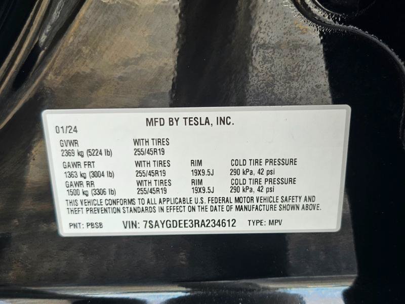 Used 2024 Tesla Model Y Long Range AWD/4WD image 36