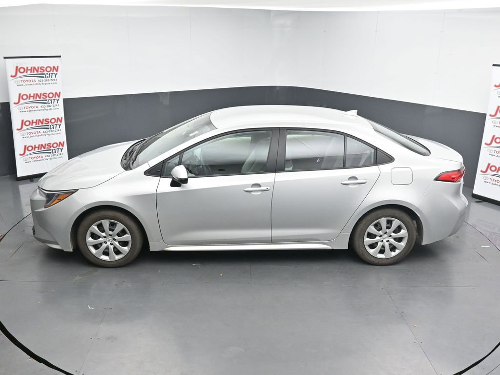 Used 2024 Toyota Corolla LE image 13