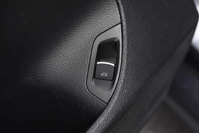 Certified 2022 Volkswagen Passat 2.0T image 9