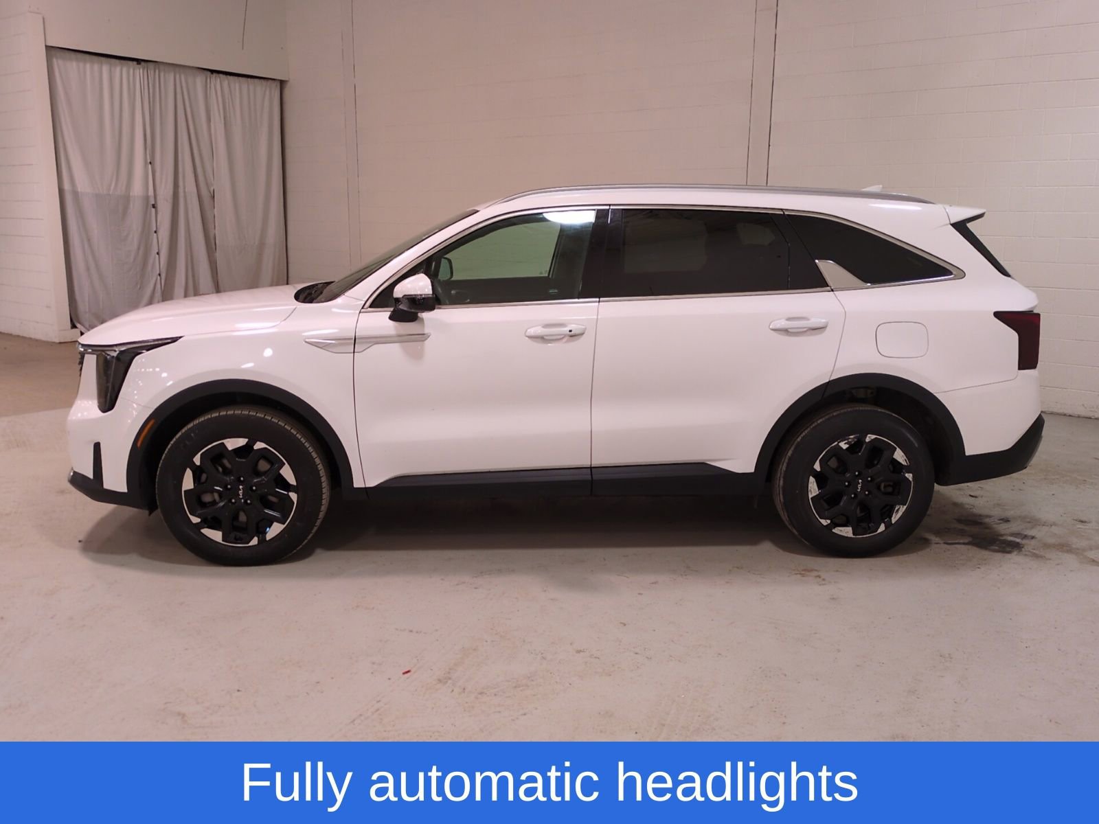 Certified 2025 Kia Sorento S AWD/4WD image 6